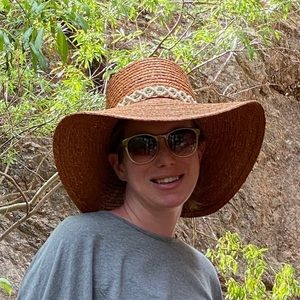 Meet your Posher, Denise